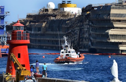__COUNT__ Costa Concordia Set Upright - Giglio, Italy - 18 Sep 2013 ...