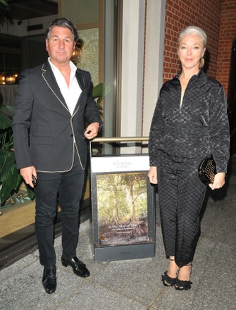 Fotos de stock de anouska beckwith's 'at altar time' art exhibition