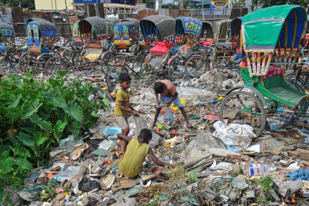 1,000 Waste collectors Stock Pictures, Editorial Images and Stock ...