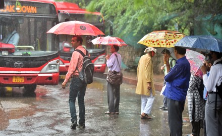 Heavy Rain Lashes Delhi-NCR, Traffic Snarls Due To Waterlogging, New ...