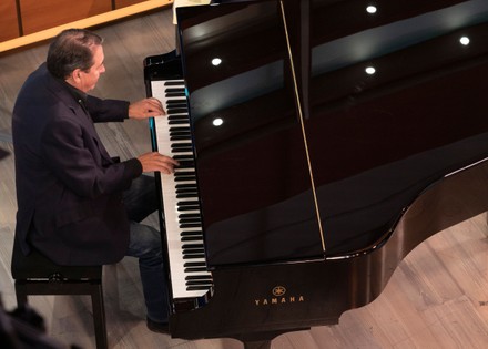 20,000 Jools Stock Pictures, Editorial Images and Stock Photos ...