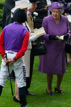 Queen Elizabeth Ii Watches Horses Parade Editorial Stock Photo - Stock ...