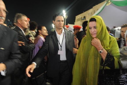 Muammar Gaddafis Wife Safiya Seen Leaving Redaktionelles Stockfoto ...