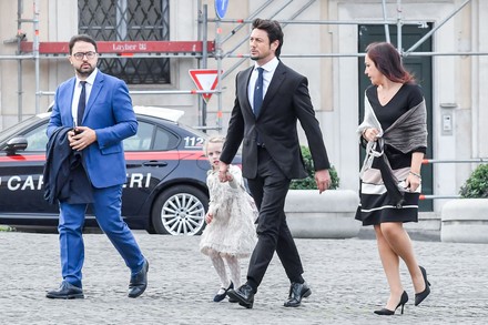 Andrea Giambruno Ginevra Giambruno During Swearing Foto De Stock De ...