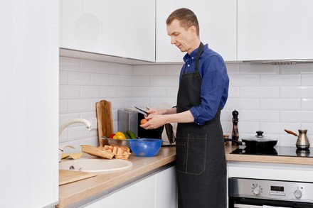 34 Breaking dishes Stock Pictures, Editorial Images and Stock Photos ...