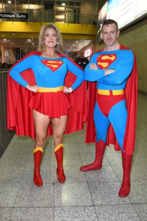1,000 imágenes de Supergirl - Imágenes de stock, imágenes editoriales y  fotos de stock | Shutterstock