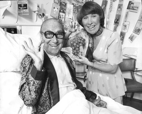 Comedian Arthur Askey Aged 78 Today - Foto de stock de contenido ...
