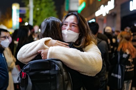 Survivorright Itaewon Disaster Cries During Tribute Editorial Stock ...