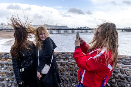 London Uk Tourists Christina Wasem Karmen Editorial Stock Photo - Stock ...