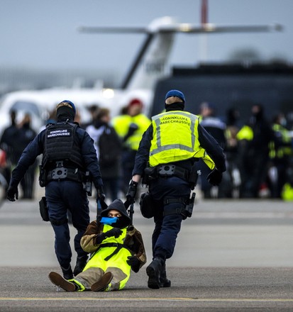 4,000 Security police men Stock Pictures, Editorial Images and Stock ...