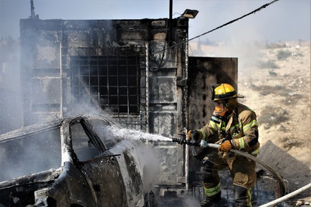 5,000 Fire crews Stock Pictures, Editorial Images and Stock Photos ...