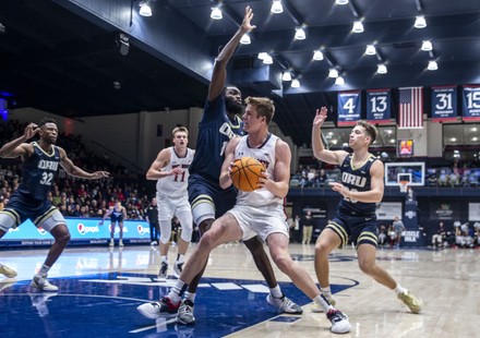 Oral roberts golden eagles mens basketball hi-res stock