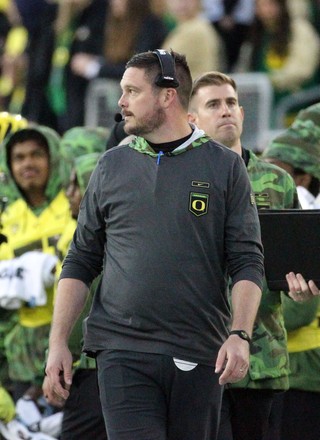 November 12 2022: Oregon Ducks quarterback Bo Nix (10)scores a touchdown in  the second quarter to tie the game at 10-10 as the Oregon Ducks and the  Washington Huskies battle at Autzen