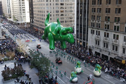 Sinclair Dino Balloon Moves Down Parade Editorial Stock Photo - Stock ...