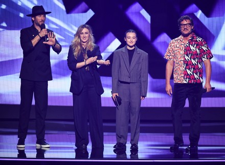 File:Troy Baker, Ashley Johnson, Bella Ramsey, Pedro Pascal at The Game  Awards 2022 (cropped).png - Wikimedia Commons
