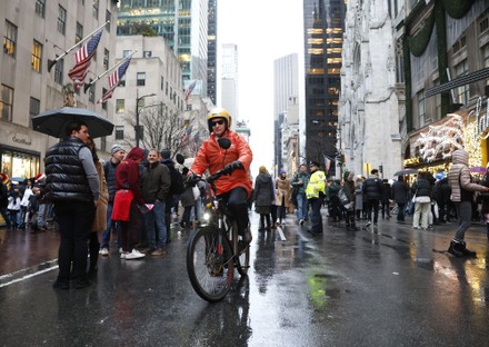 Fifth Avenue in NYC will be closed to all car traffic in December