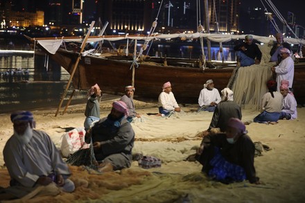 Qatari Fishermen Prepare Their Traditional Fishing Editorial Stock ...