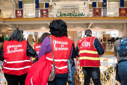 Dozens of CGT-affiliated workers took over the Samaritaine