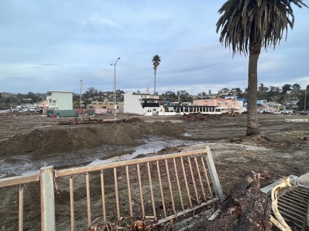 Storm Surge Damage Along California Coast Stock Photos (exclusive 