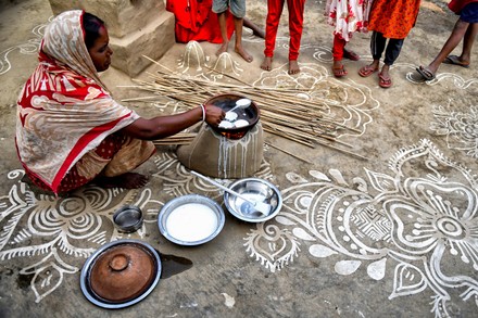 Woman Tribal Community Seen Preparing Pithe Editorial Stock Photo ...