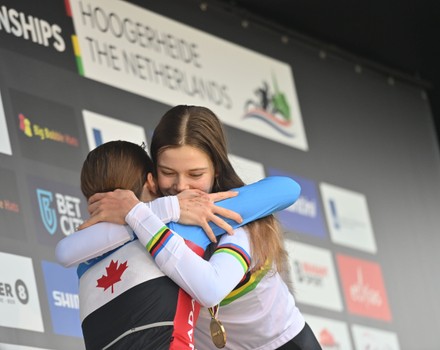 Twin Sisters Isabella Holmgren Canada Ava Editorial Stock Photo Stock