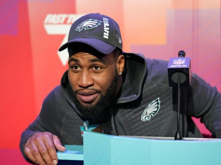 Philadelphia Eagles' Haason Reddick in action during an NFL football game,  Thursday, Sept. 14, 2023, in Philadelphia. (AP Photo/Matt Rourke Stock  Photo - Alamy