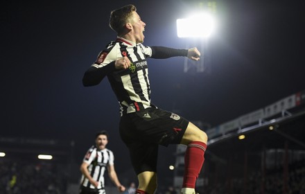 6,000 Blundell park Stock Pictures, Editorial Images and Stock Photos