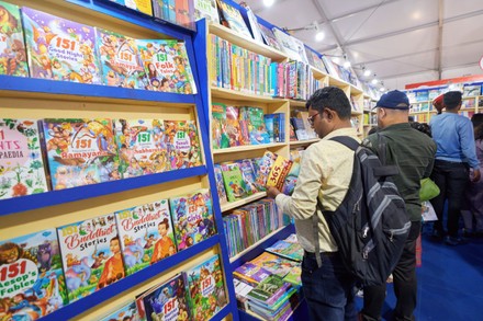 Large Gathering Book Loving Crowds Present Editorial Stock Photo ...