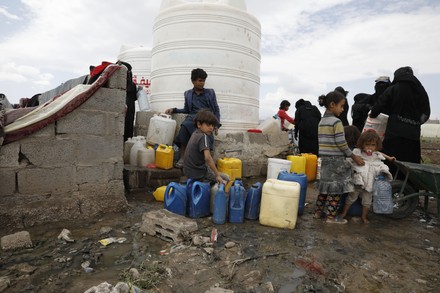 Yemenis Fill Jerrycans Water Donated Tank Editorial Stock Photo - Stock ...