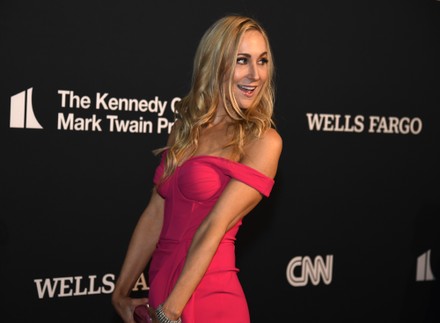 Comedian Nikki Glaser Poses Photographers She Editorial Stock Photo