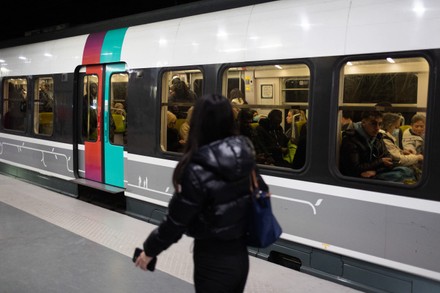 People Wait Rer Train Gare Du Editorial Stock Photo - Stock Image ...