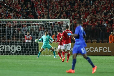 Goleiros Nacional Mohamed El-Shenawy Da Equipe De Futebol De Egito Foto de  Stock Editorial - Imagem de goleiro, profissional: 138193208