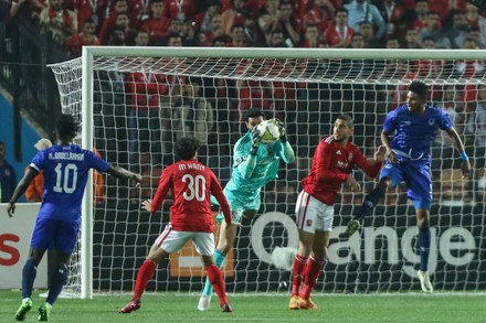 Goleiros Nacional Mohamed El-Shenawy Da Equipe De Futebol De Egito Foto de  Stock Editorial - Imagem de goleiro, profissional: 138193208