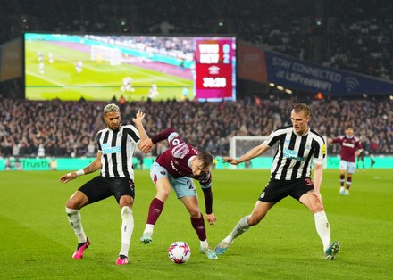 Alexander Isak Newcastle United Celebrates Scoring Editorial Stock