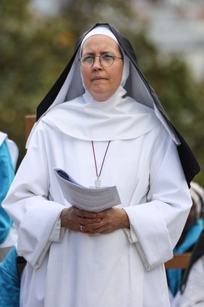 Nun Attends Good Friday Procession Sacrecoeur Editorial Stock Photo ...