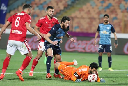 Goleiros Nacional Mohamed El-Shenawy Da Equipe De Futebol De Egito Foto de  Stock Editorial - Imagem de goleiro, profissional: 138193208