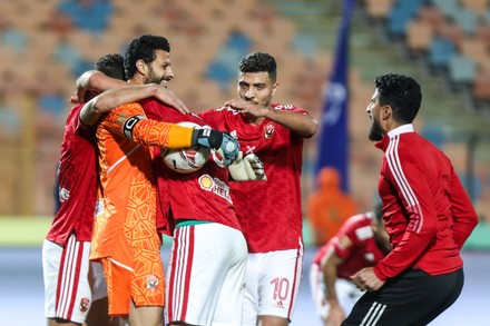 Goleiros Nacional Mohamed El-Shenawy Da Equipe De Futebol De Egito Foto de  Stock Editorial - Imagem de goleiro, profissional: 138193208