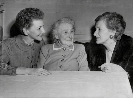 Mrs Helen Anderson (78) With Actresses Mary Martin & Gladys Cooper (right).