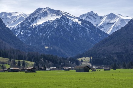 20,000 Alpen Stock Pictures, Editorial Images and Stock Photos ...