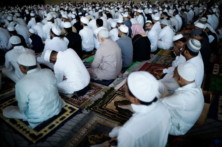 Panamaniam Muslim Believers During Eid Alfitr Editorial Stock Photo ...