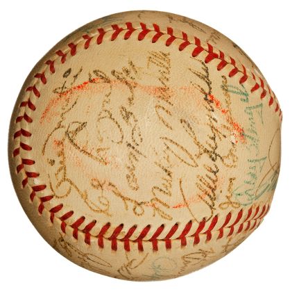 Baseball signed by Joe DiMaggio and kissed by Marilyn Monroe to be auctioned, Chicago, America - 26 Jul 2011