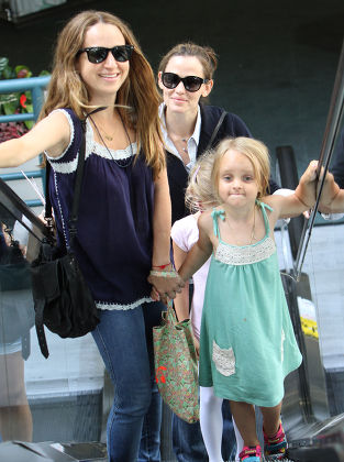 Jennifer Garner and daughter Violet Affleck on the way to Ballet Class in Brentwood, Los Angeles, America - 29 Jul 2011