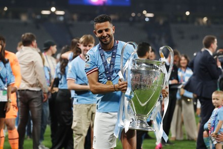 ISTANBUL - Riyad Mahrez of Manchester City FC with the UEFA