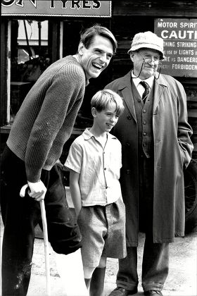Three Generations Filming 'danny The Champion Of The World'. L-r: Jeremy Irons His Son Sam And Father-in-law And Grandfather Cyril Cusack.