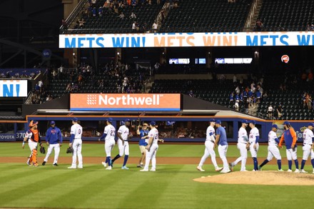 Clutterbuck Throws Ceremonial Pitch at Mets Game