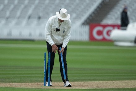 5,000 Cricket umpire Stock Pictures, Editorial Images and Stock Photos