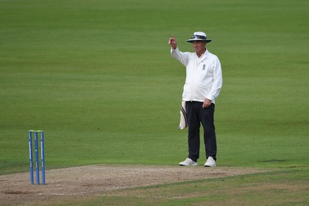 5,000 Cricket umpire Stock Pictures, Editorial Images and Stock Photos