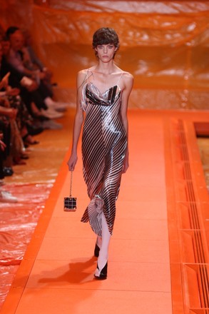 A Model walks the Runway during the Louis Vuitton SS 24 show during Paris  Fashion Week