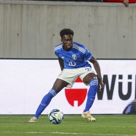 Michael Olabode Kayode of ACF Fiorentina U19 in action during the News  Photo - Getty Images