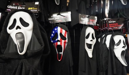 Scream Ghost face Mask Display